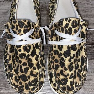 Leopard Print Lace-up Flats